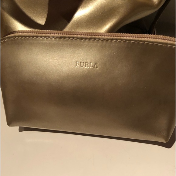 Gorgeous Furla gold patent leather handbag, cosmetics case and wallet set - Picture 3 of 12